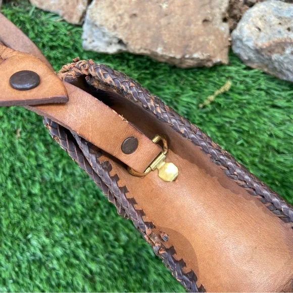 Vintage Handcrafted Floral Leather Bag/Crossbody - Picture 6 of 13